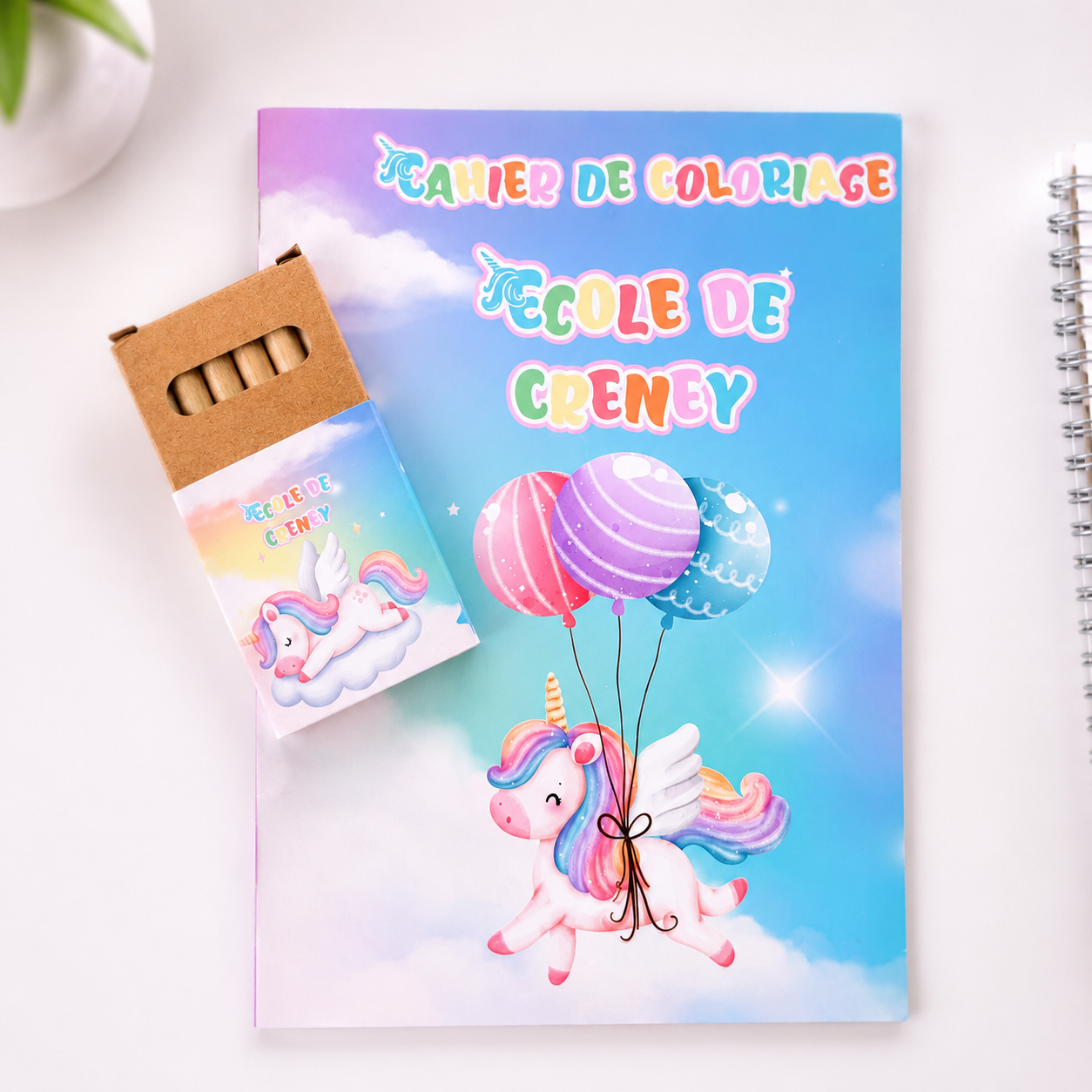 Cahier de coloriage + crayons de couleurs